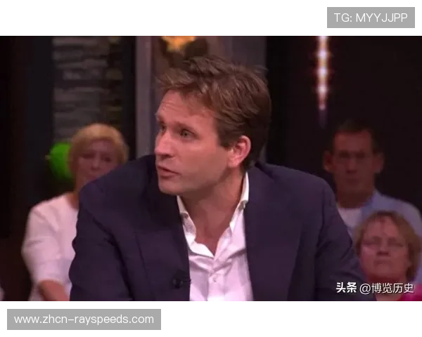 卢克被罚下导致那不勒斯人数劣势加剧 崩溃局面愈发明显 卢克被罚下导致那不勒斯人数劣势加剧 崩溃局面愈发明显