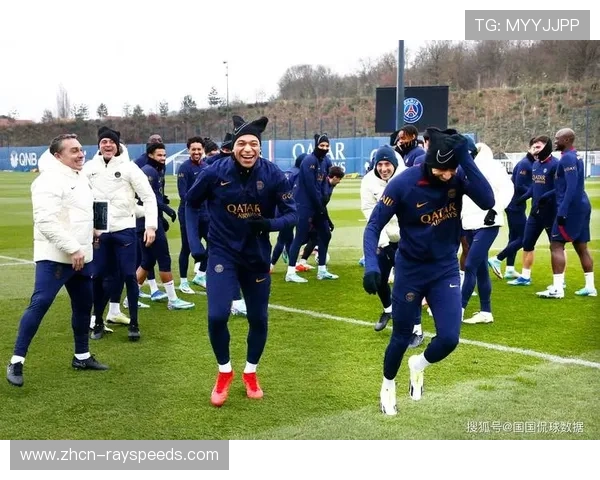 巴黎圣日耳曼球迷会组织慈善义卖支援社区